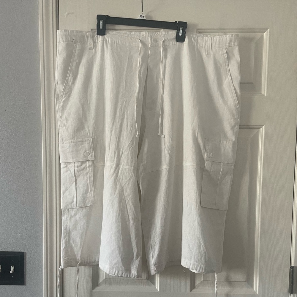 Big n Tall White Linen Blend Men's Casual Cargo Shorts
Size W50 55% linen